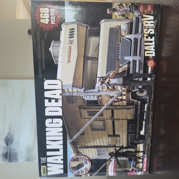 Walking Dead Dale's RV brand new - Picture 1 of 4